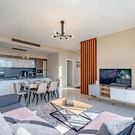 ヴィラ Farilya By Important Group Travel