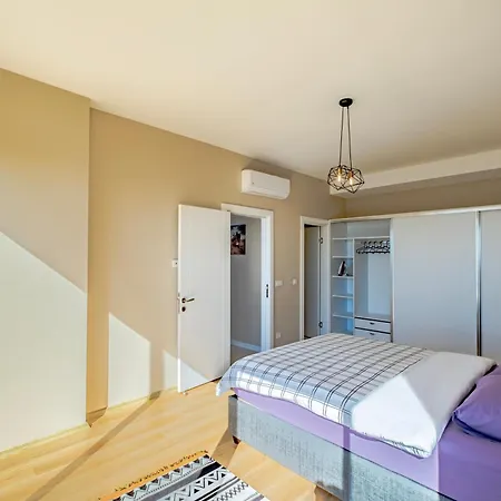 Farilya By Important Group Travel ヴィラ