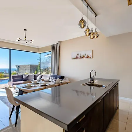 ヴィラ Farilya By Important Group Travel *