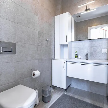 Farilya By Important Group Travel Villa