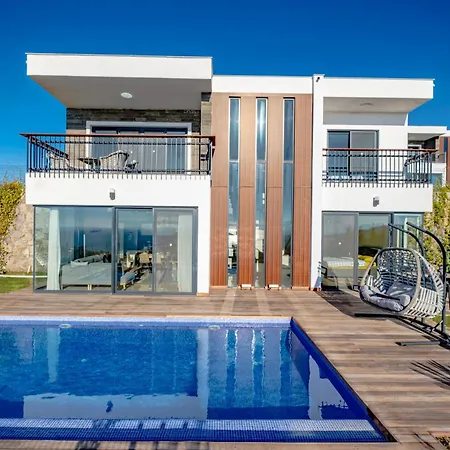 Farilya By Important Group Travel Villa