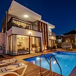 Farilya By Important Group Travel Villa