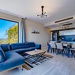 Farilya By Important Group Travel Villa *